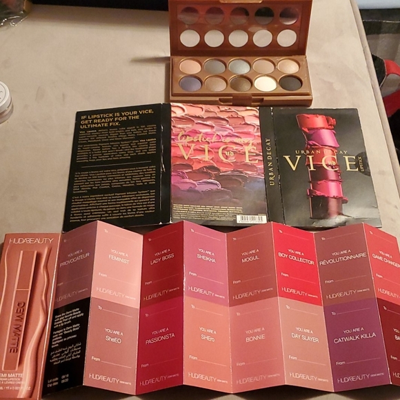 Makeup Bundle - Picture 2 of 2